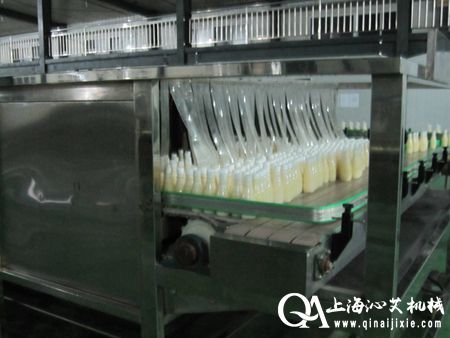 果醬噴淋殺菌機(jī) 果醬噴淋殺菌機(jī)