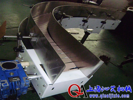 90度鏈板轉(zhuǎn)彎輸送機 90度鏈板轉(zhuǎn)彎輸送機