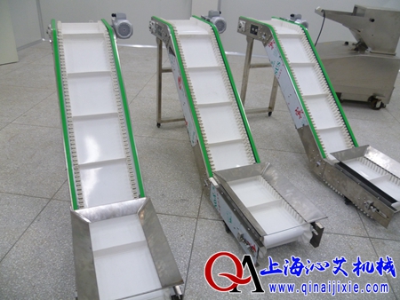 裙邊擋板皮帶爬坡機 裙邊擋板皮帶爬坡機